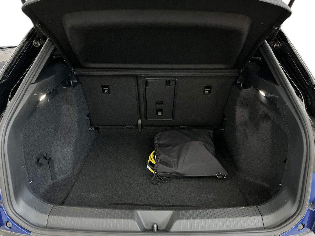 VOLKSWAGEN ID.4 1ST - 13