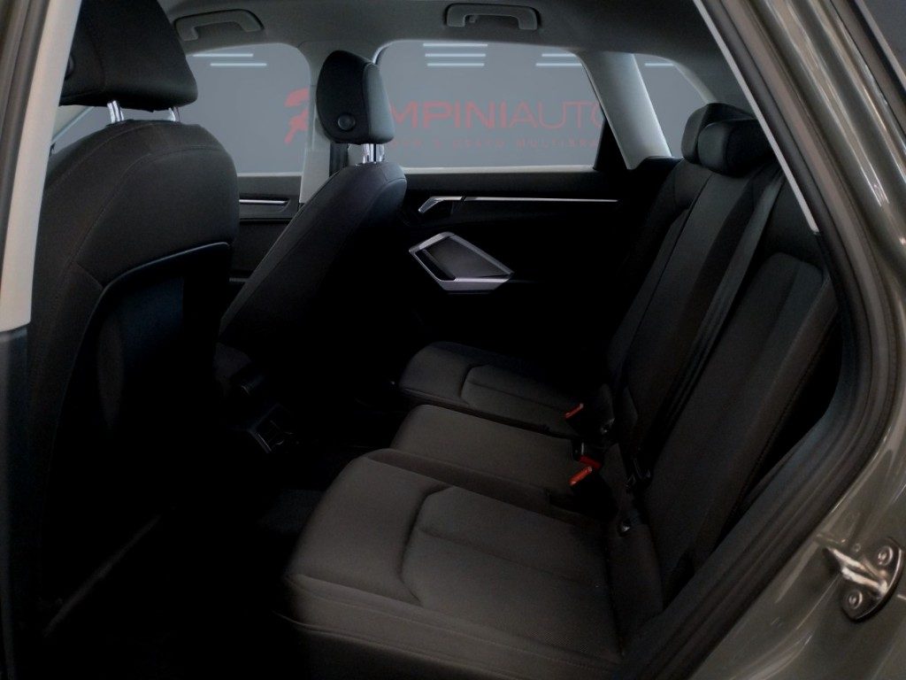 AUDI Q3 35 Hybrid S tronic 150 Cv Unico Propr.  KM 50.000 - 18