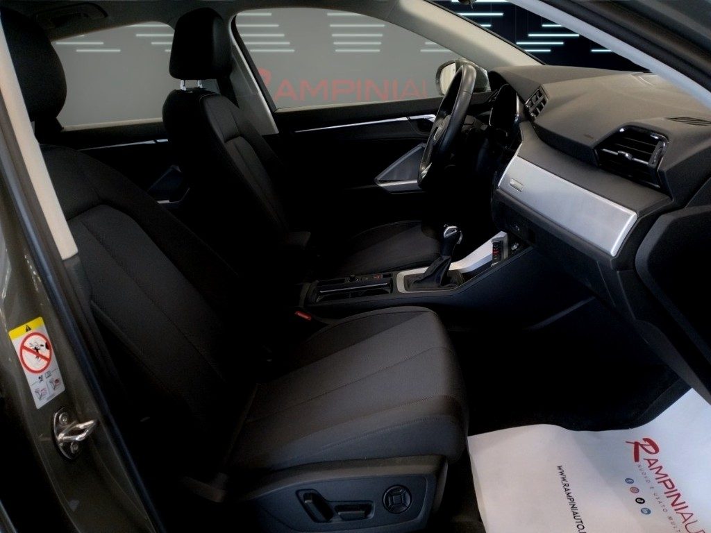 AUDI Q3 35 Hybrid S tronic 150 Cv Unico Propr.  KM 50.000 - 20