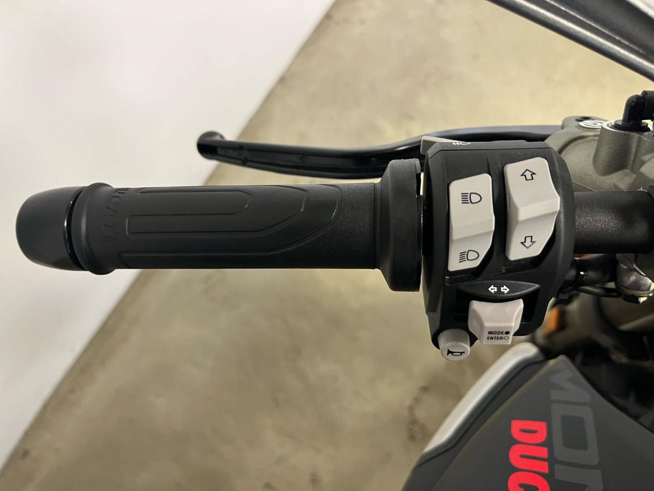 DUCATI Monster 937 DARK STEALTH - 12