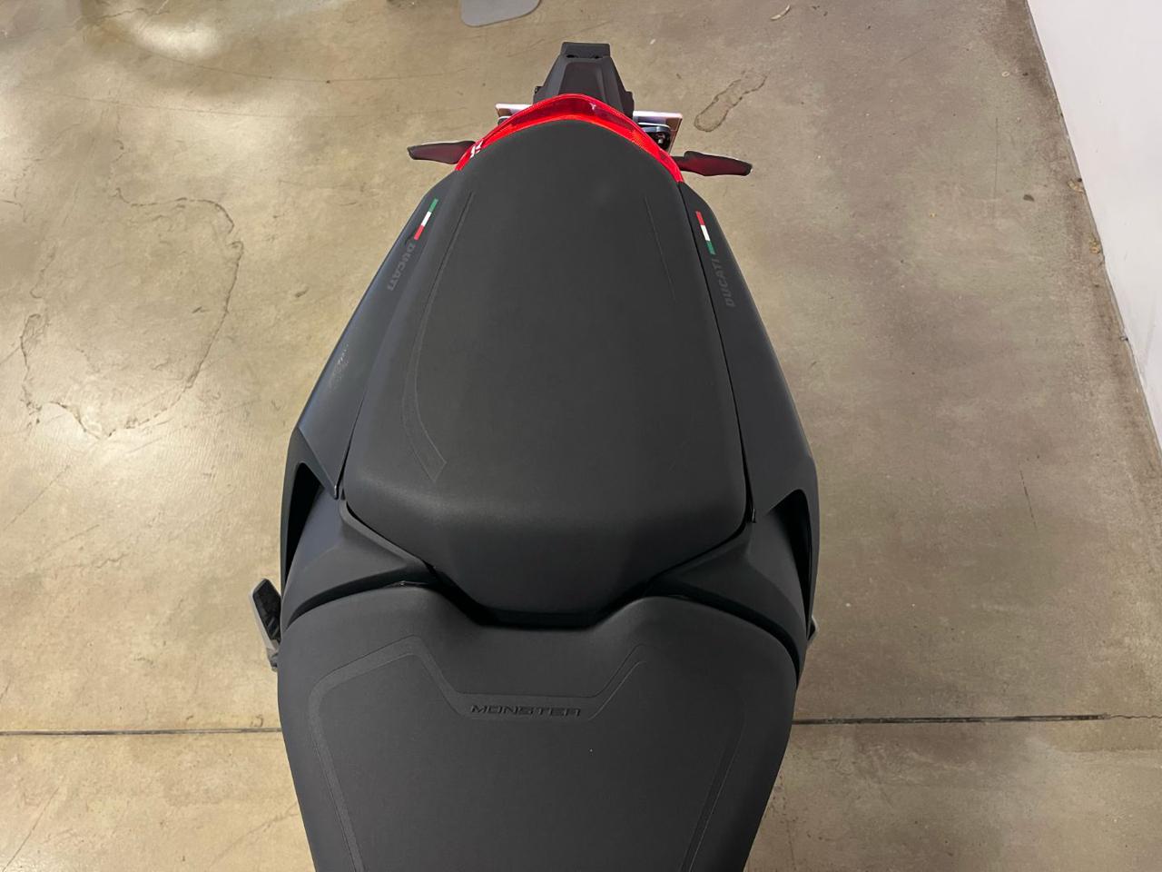 DUCATI Monster 937 DARK STEALTH - 8