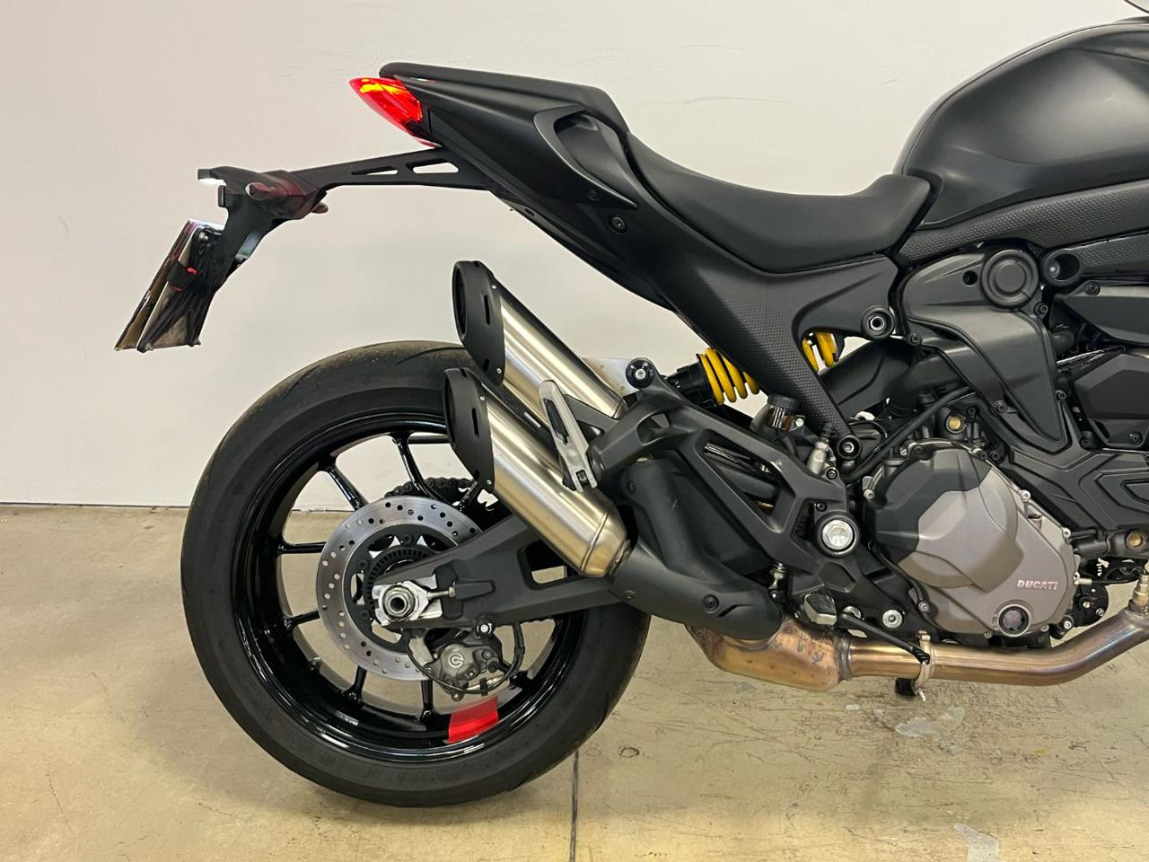 DUCATI Monster 937 DARK STEALTH - 6