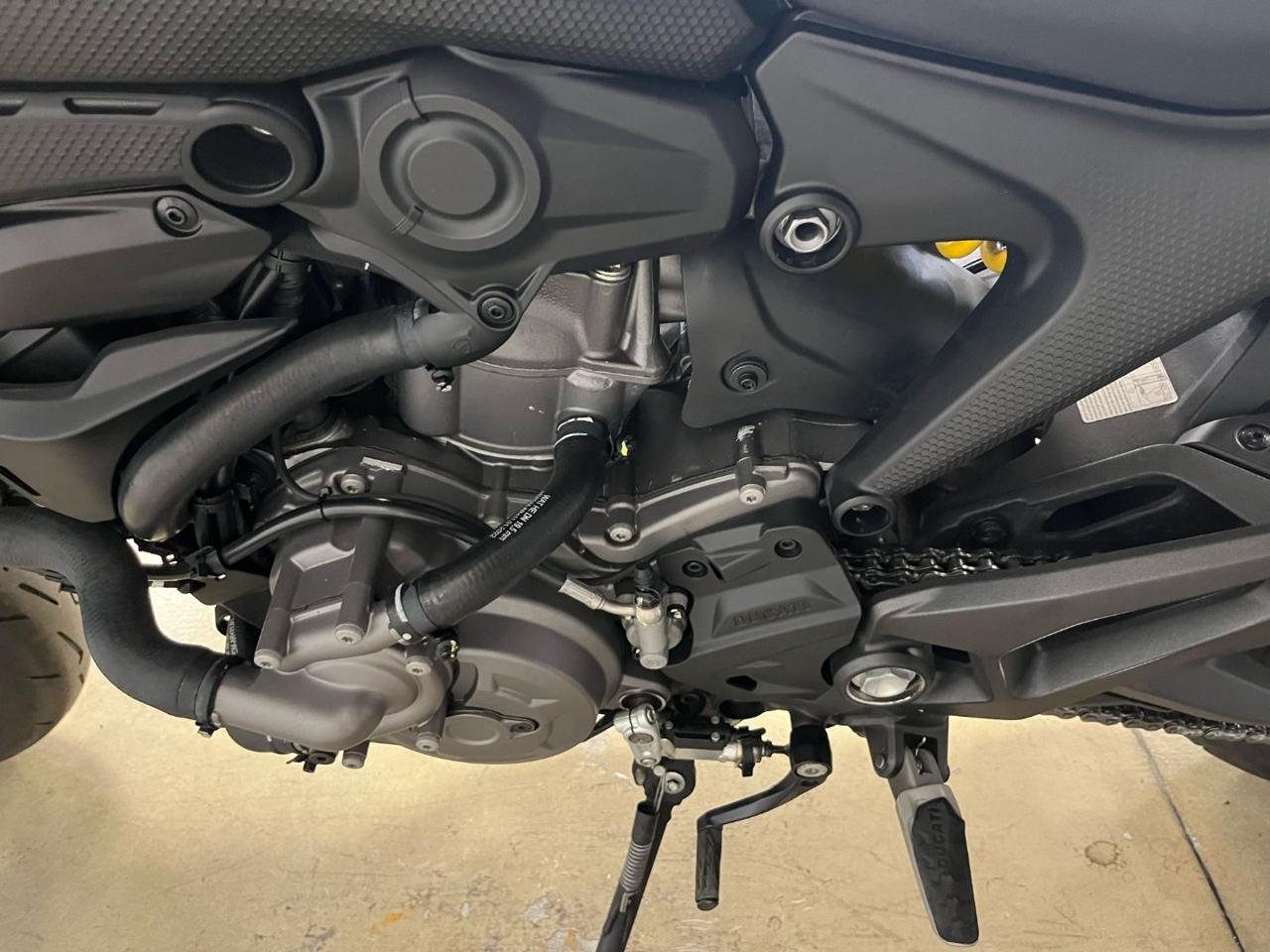 DUCATI Monster 937 DARK STEALTH - 9