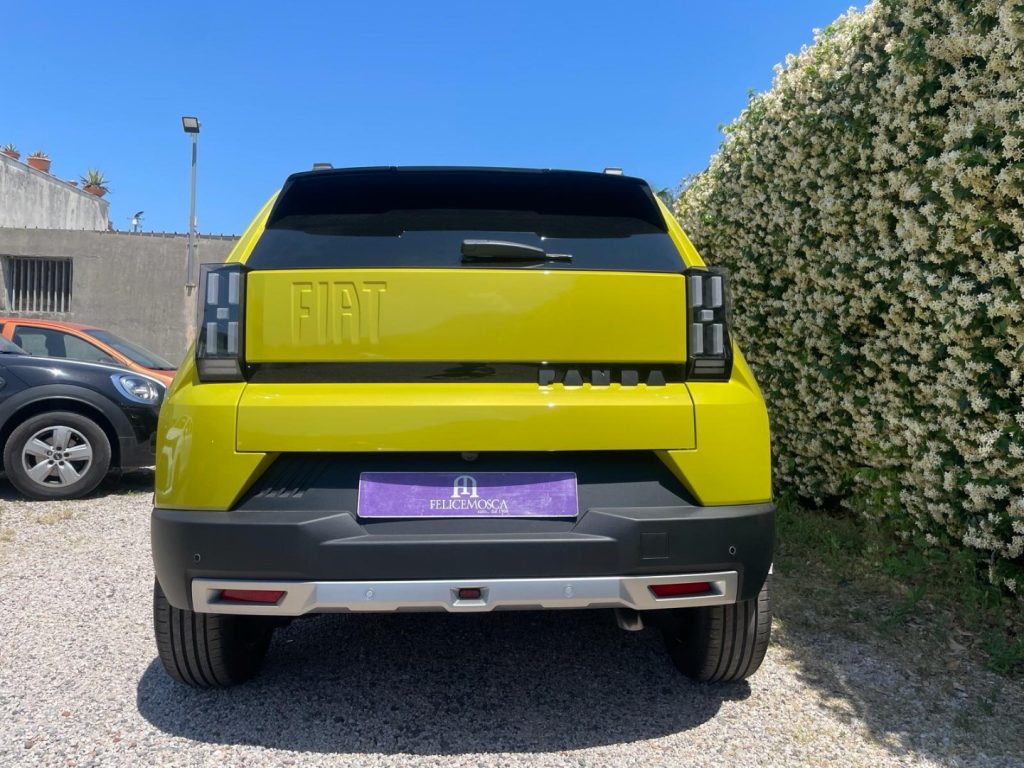 FIAT Grande Panda 1.2 100 CV S&S La Prima - 18