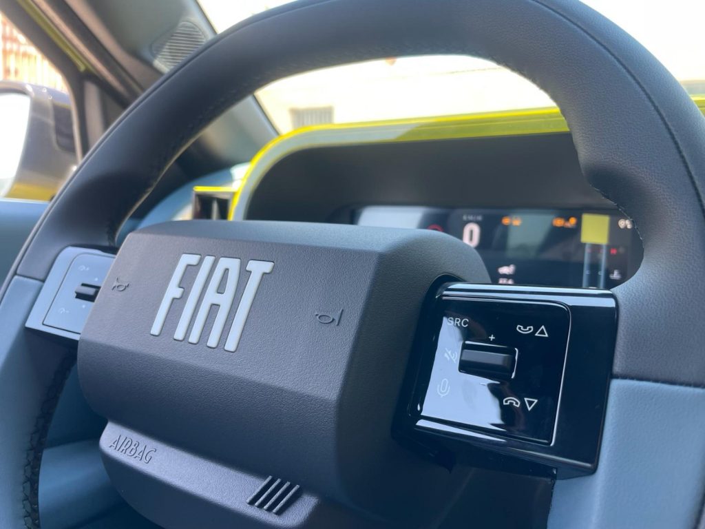 FIAT Grande Panda 1.2 100 CV S&S La Prima - 24