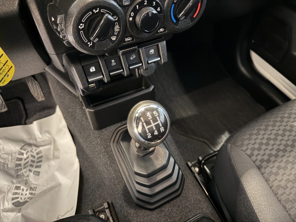 SUZUKI Jimny 1.5 PRO (N1) ALLGRIP 4WD - 11
