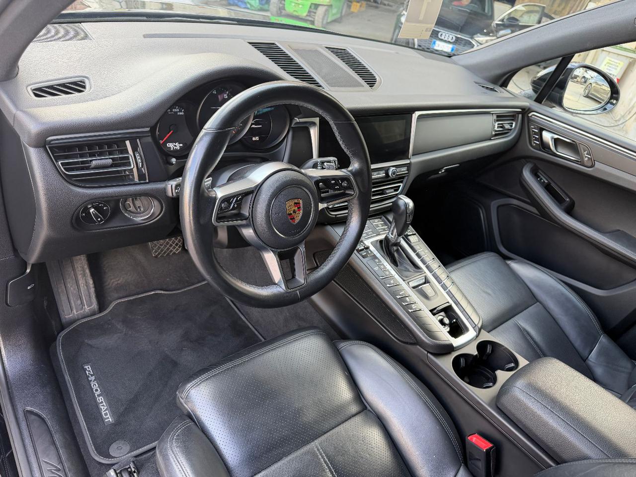 PORSCHE Macan 2.0 - 13