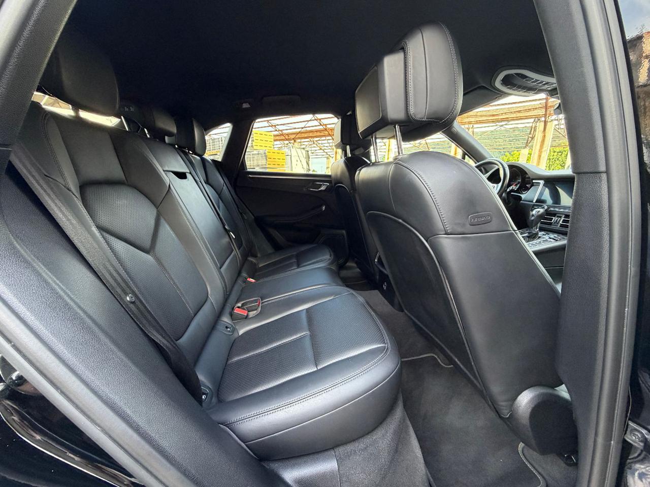 PORSCHE Macan 2.0 - 10