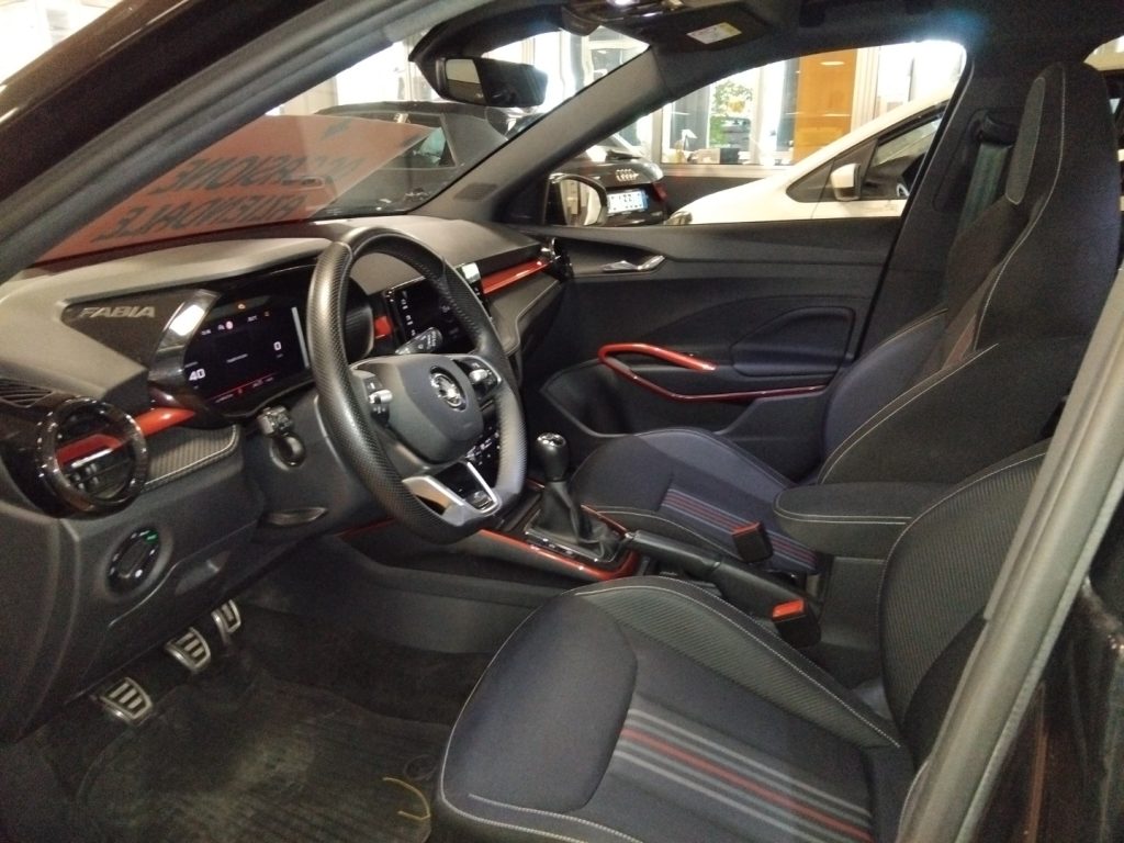 SKODA Fabia 1.0 MPI 80 CV Monte Carlo - 17
