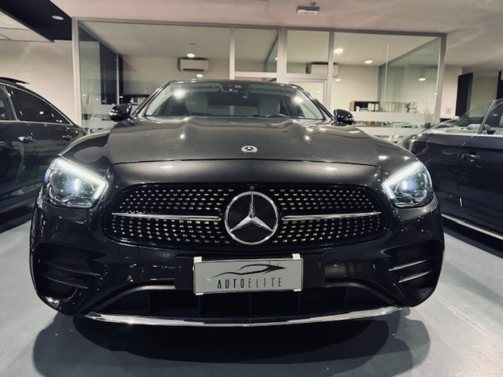 Clicca per ingrandire E 300 - de 4Matic Berlina Premium Plus AMG