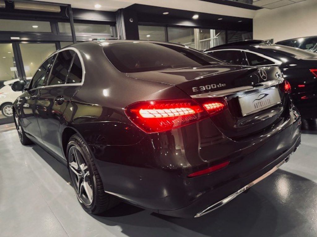 Clicca per ingrandire E 300 - de 4Matic Berlina Premium Plus AMG