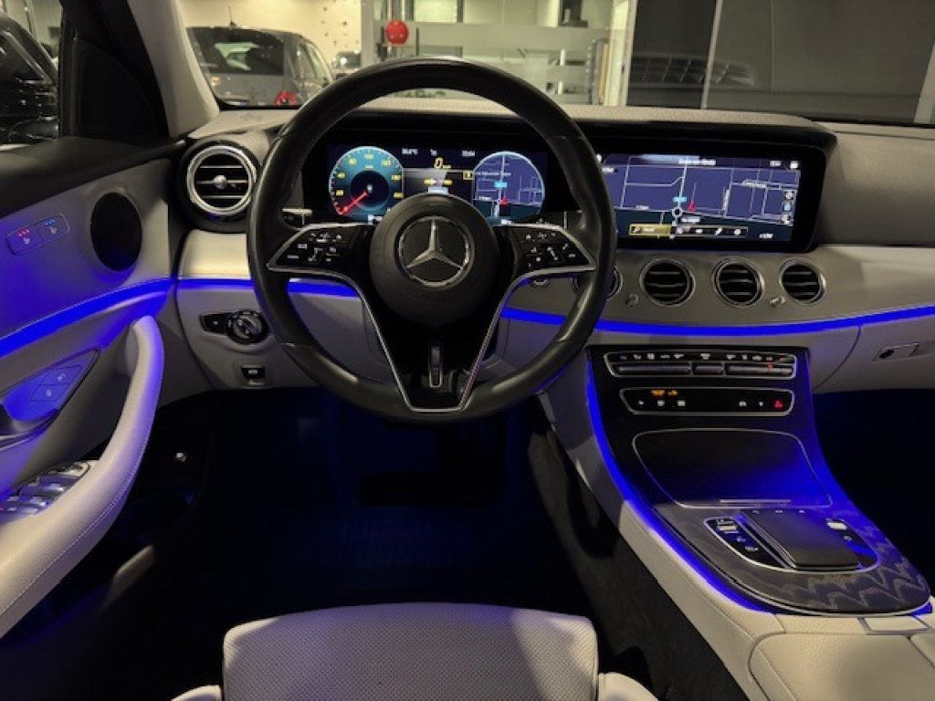 Clicca per ingrandire E 300 - de 4Matic Berlina Premium Plus AMG