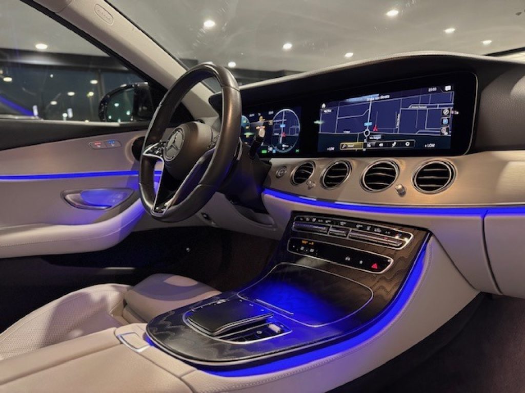 Clicca per ingrandire E 300 - de 4Matic Berlina Premium Plus AMG