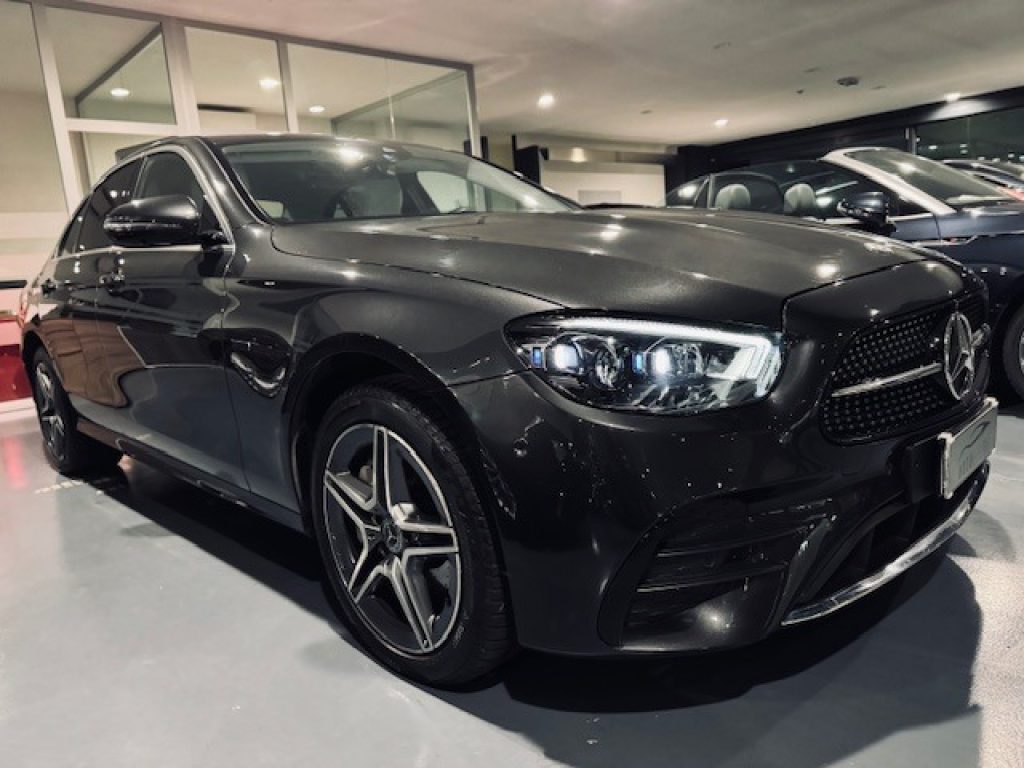 Clicca per ingrandire E 300 - de 4Matic Berlina Premium Plus AMG