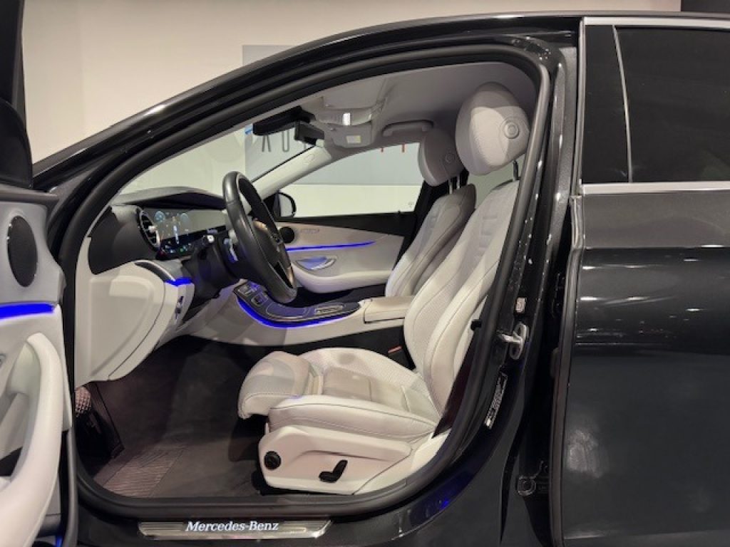 Clicca per ingrandire E 300 - de 4Matic Berlina Premium Plus AMG