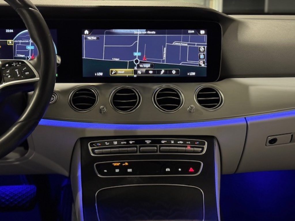 Clicca per ingrandire E 300 - de 4Matic Berlina Premium Plus AMG