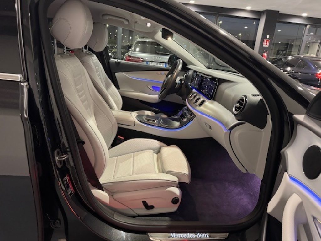 Clicca per ingrandire E 300 - de 4Matic Berlina Premium Plus AMG