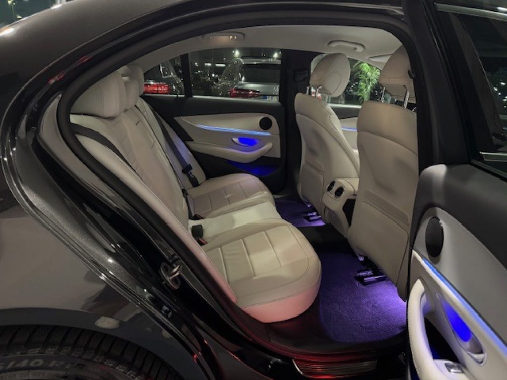 Clicca per ingrandire E 300 - de 4Matic Berlina Premium Plus AMG