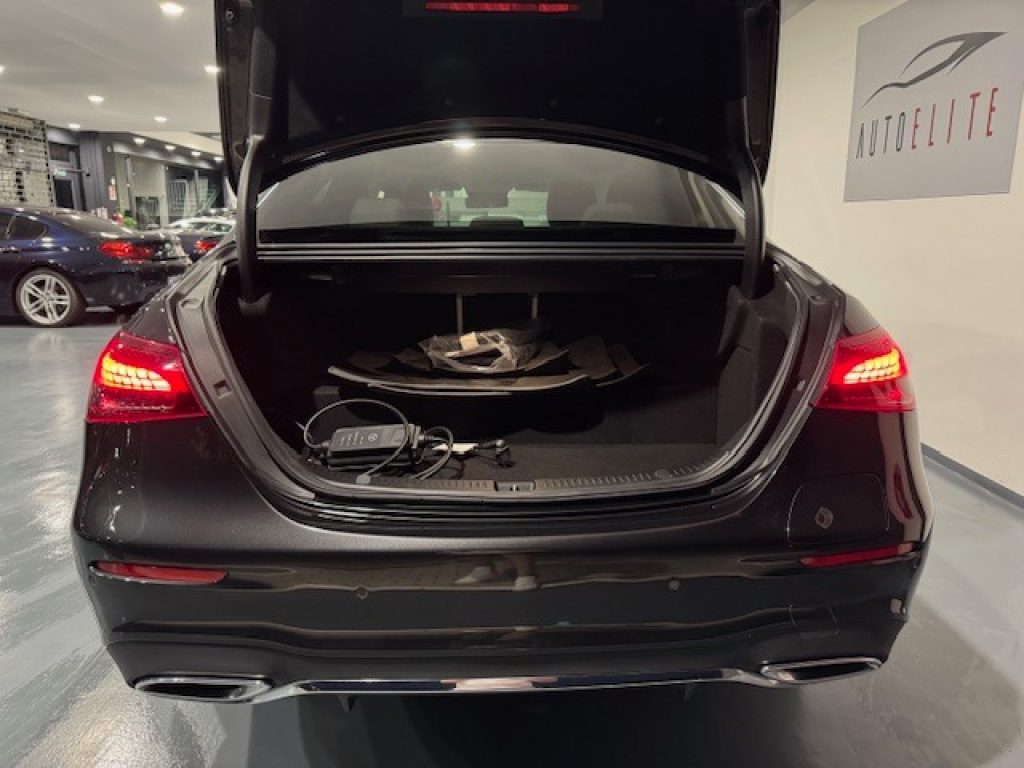 Clicca per ingrandire E 300 - de 4Matic Berlina Premium Plus AMG
