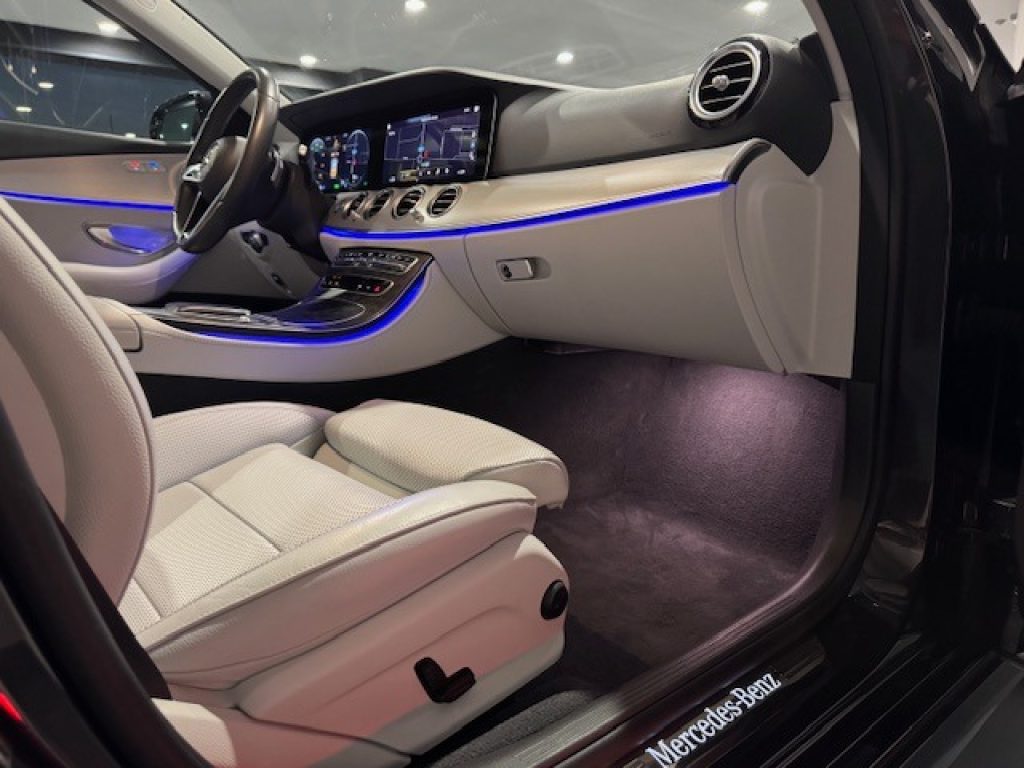 Clicca per ingrandire E 300 - de 4Matic Berlina Premium Plus AMG