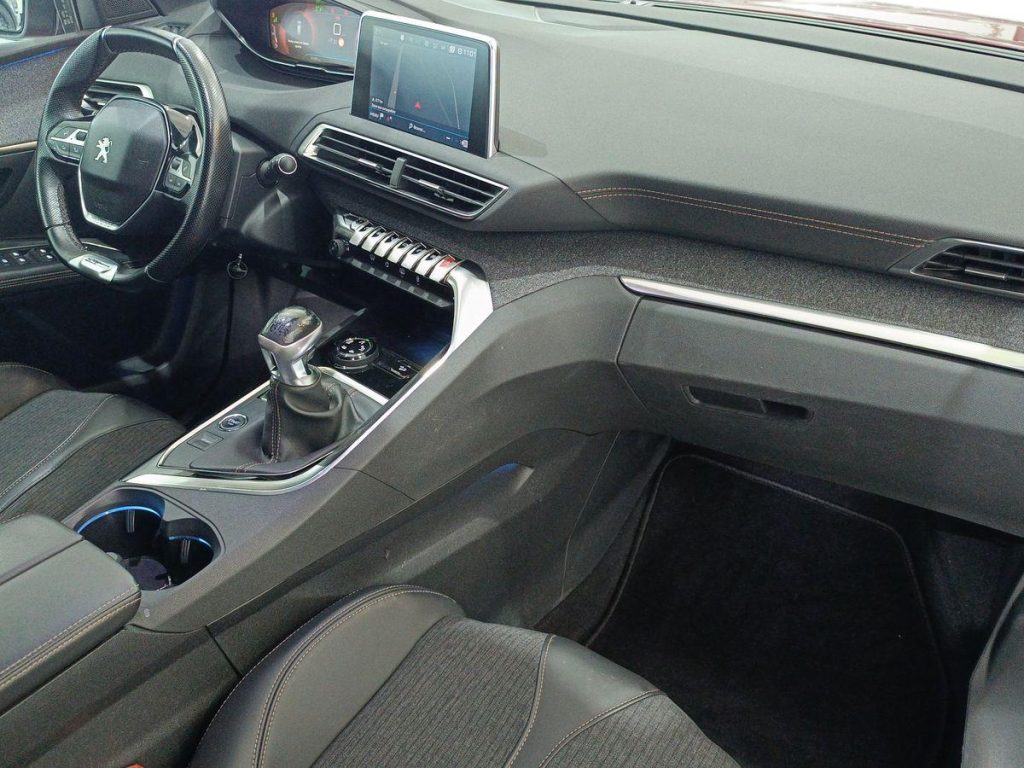 PEUGEOT 3008 BlueHDi 130 S&S GT Line - 9