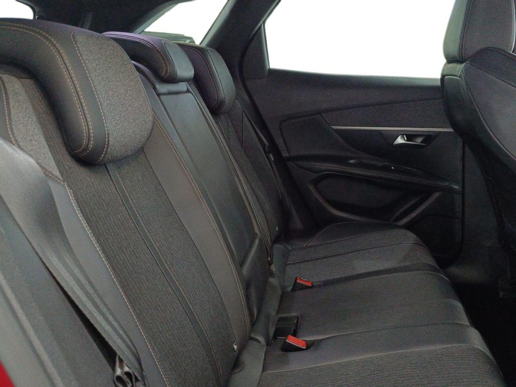 PEUGEOT 3008 BlueHDi 130 S&S GT Line - 11