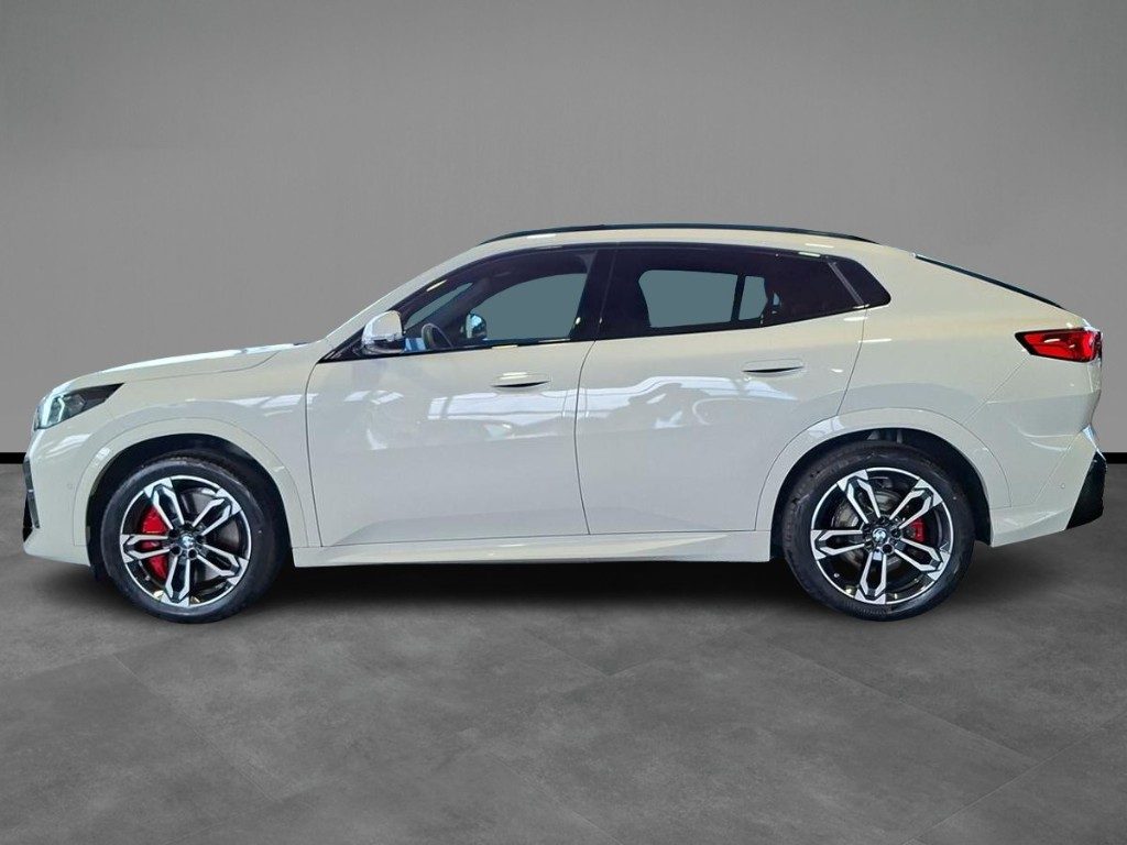 BMW iX2 xDrive 30 Msport Pro - 3