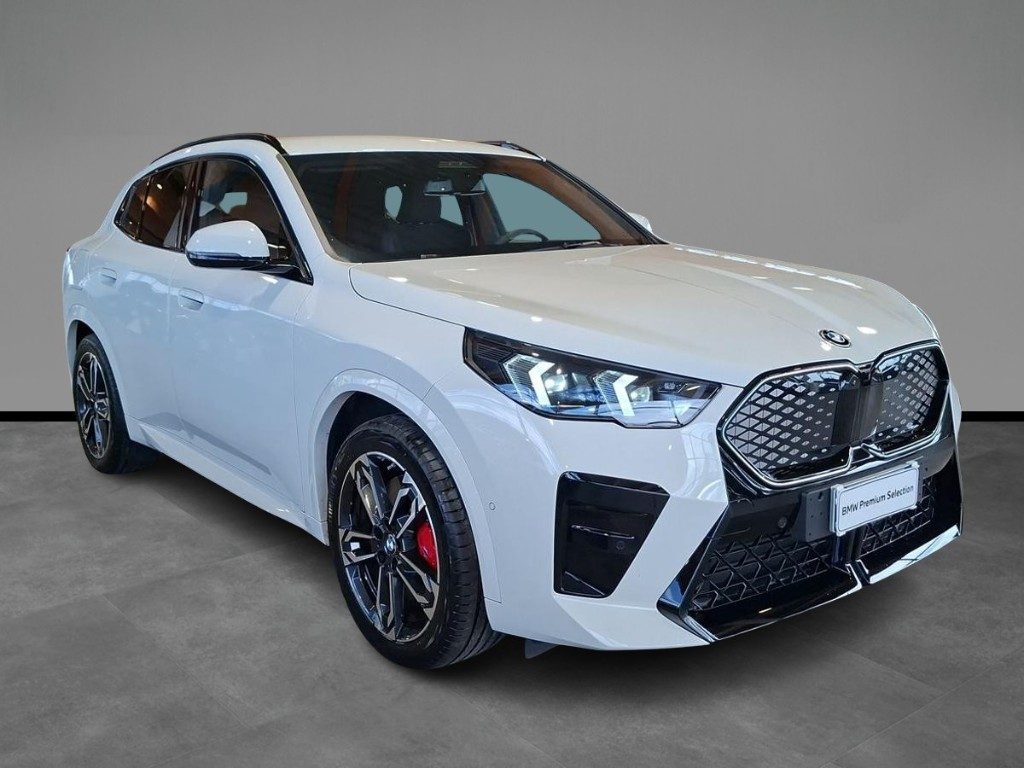BMW iX2 xDrive 30 Msport Pro - 16