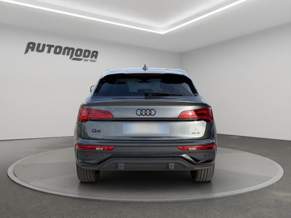 AUDI Q5 40 2.0 tdi Identity Black - 5
