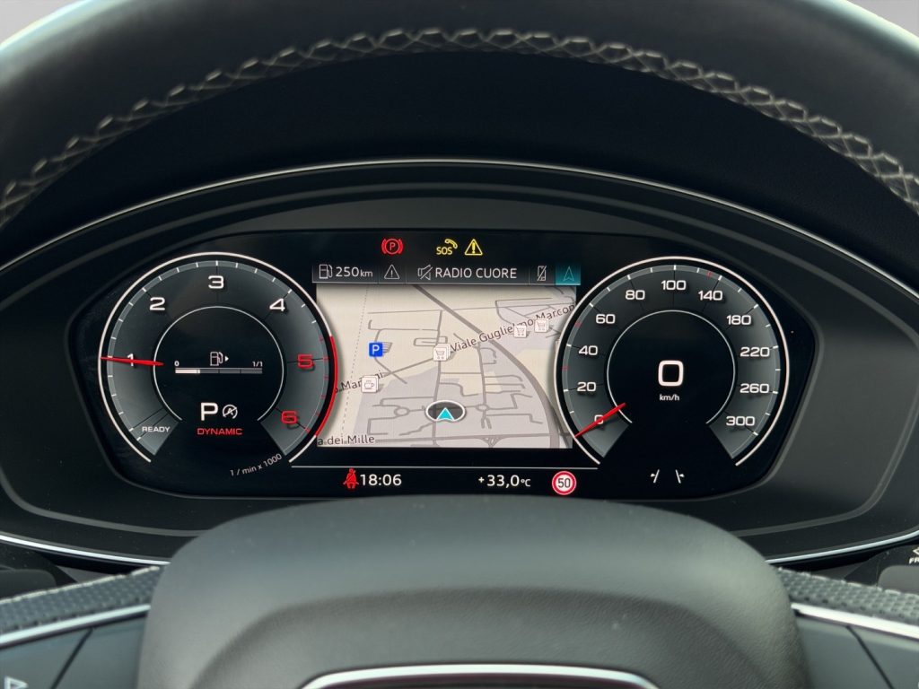 AUDI Q5 40 2.0 tdi Identity Black - 12
