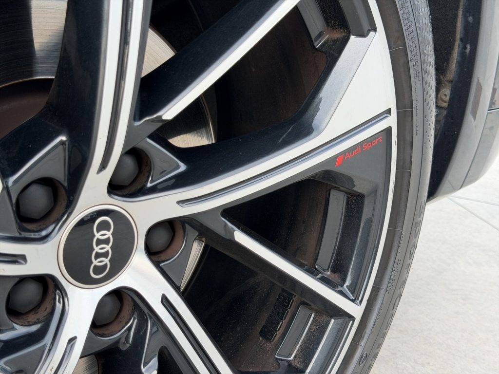 AUDI Q5 40 2.0 tdi Identity Black - 16