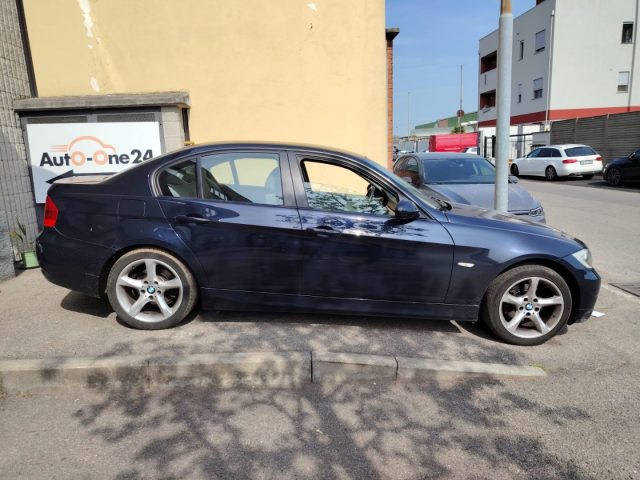 BMW 320 Blu Ceramico metallizzato