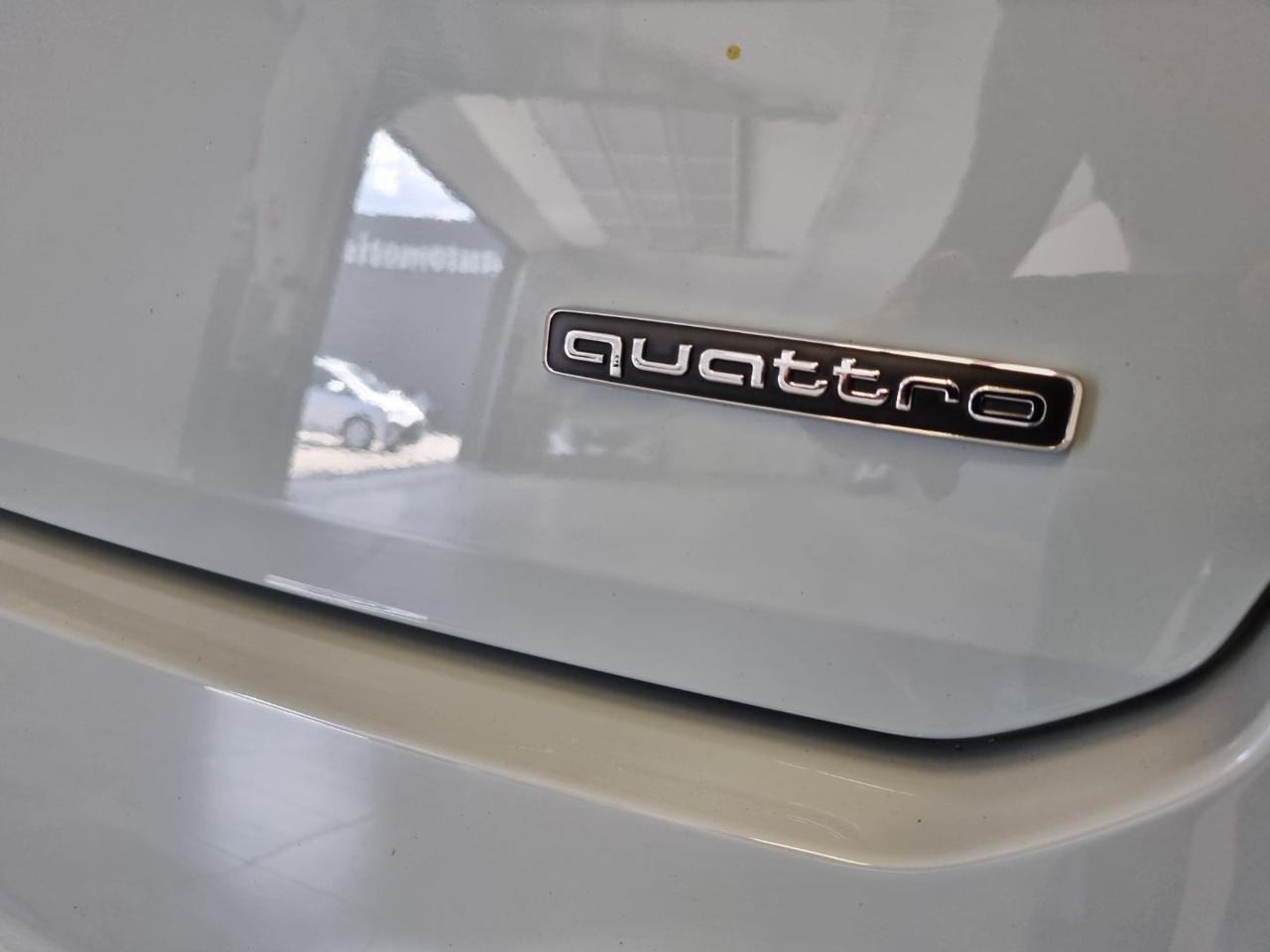 AUDI Q2 40 TFSI quattro S tronic  SLINE Identity Black - 7