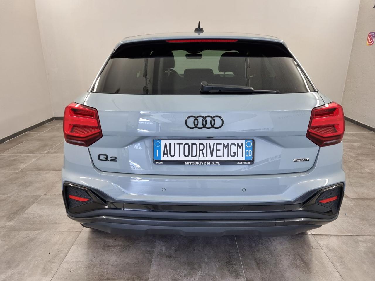 AUDI Q2 40 TFSI quattro S tronic  SLINE Identity Black - 3