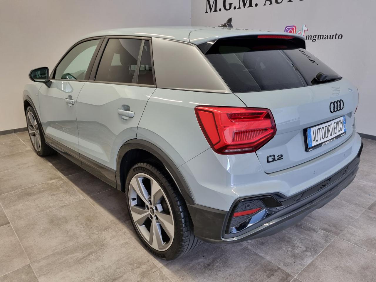 AUDI Q2 40 TFSI quattro S tronic  SLINE Identity Black - 9