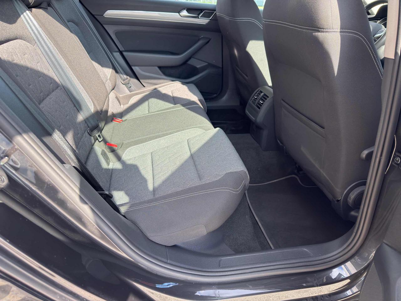 Clicca per ingrandire Passat Variant - 2.0 TDI SCR 122 CV EVO DSG Business
