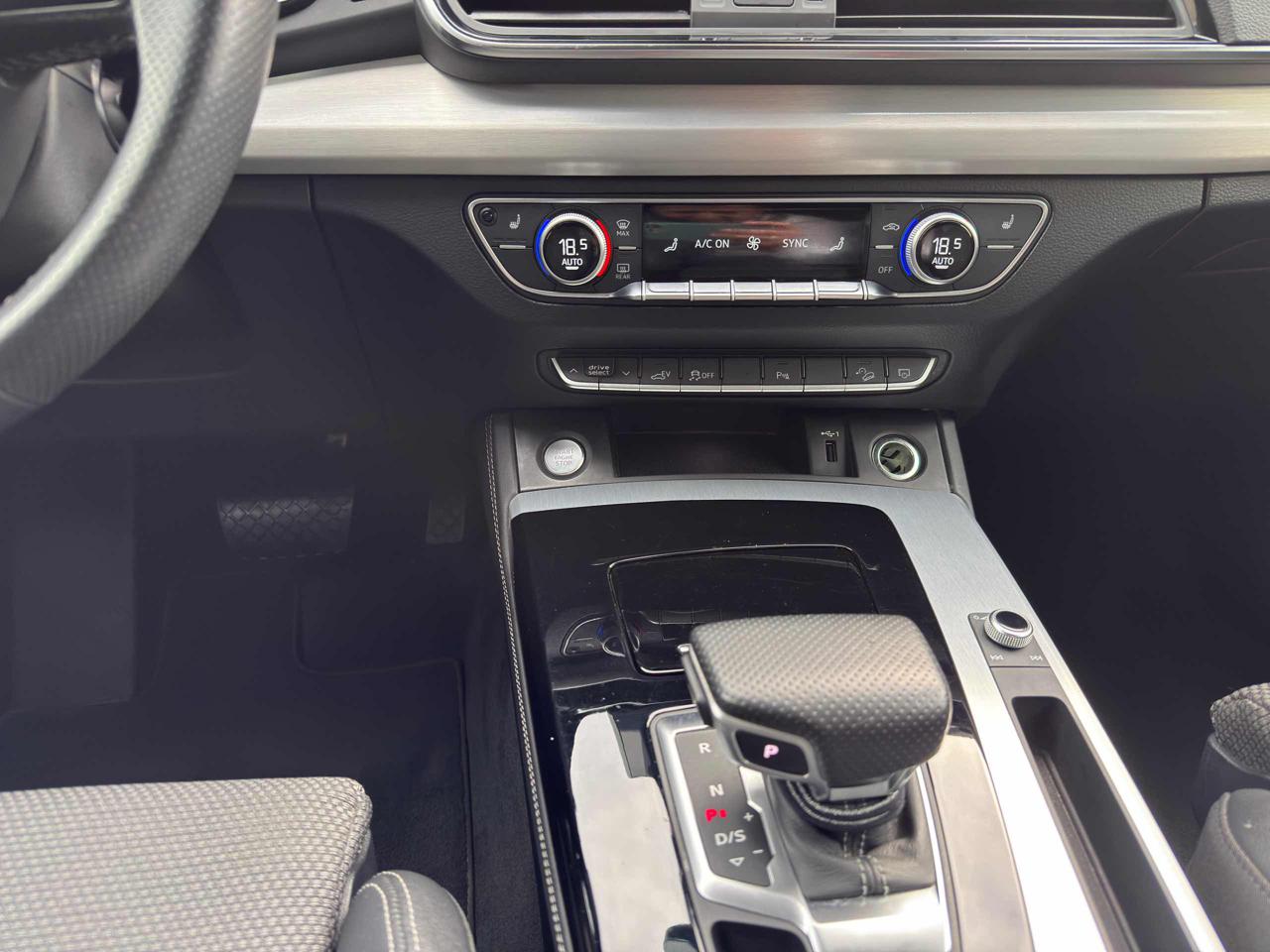 Clicca per ingrandire Q5 - SPB 50 TFSI e quattro Sline plus+IDENTITY BLACK