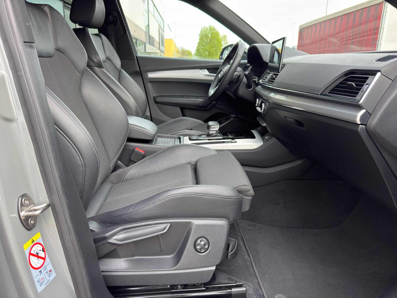 Clicca per ingrandire Q5 - SPB 50 TFSI e quattro Sline plus+IDENTITY BLACK