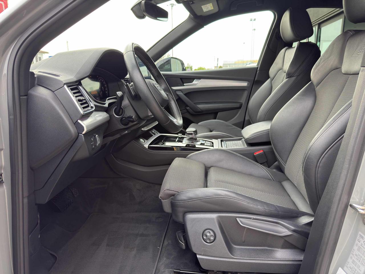 Clicca per ingrandire Q5 - SPB 50 TFSI e quattro Sline plus+IDENTITY BLACK
