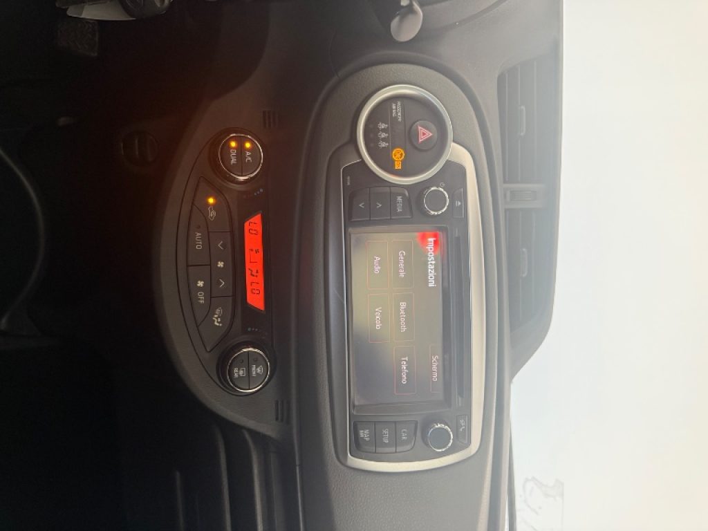 TOYOTA Yaris 1.3 5 porte Trend - 11