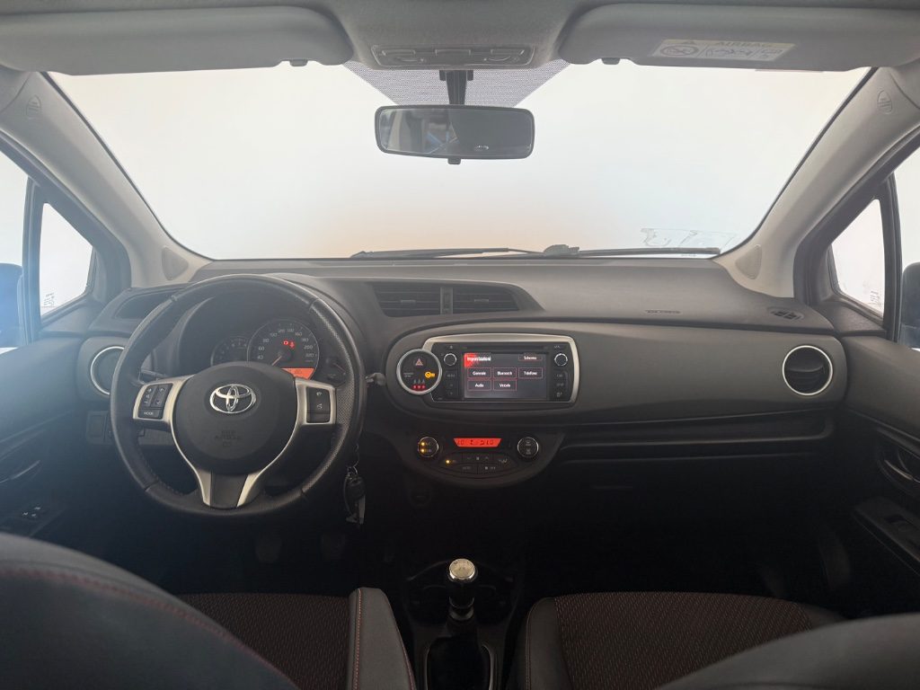 TOYOTA Yaris 1.3 5 porte Trend - 9