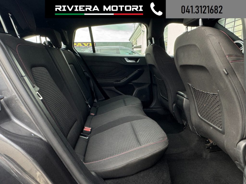 FORD Focus 1.5 EcoBlue 115 CV automatico SW ST-Line - 9