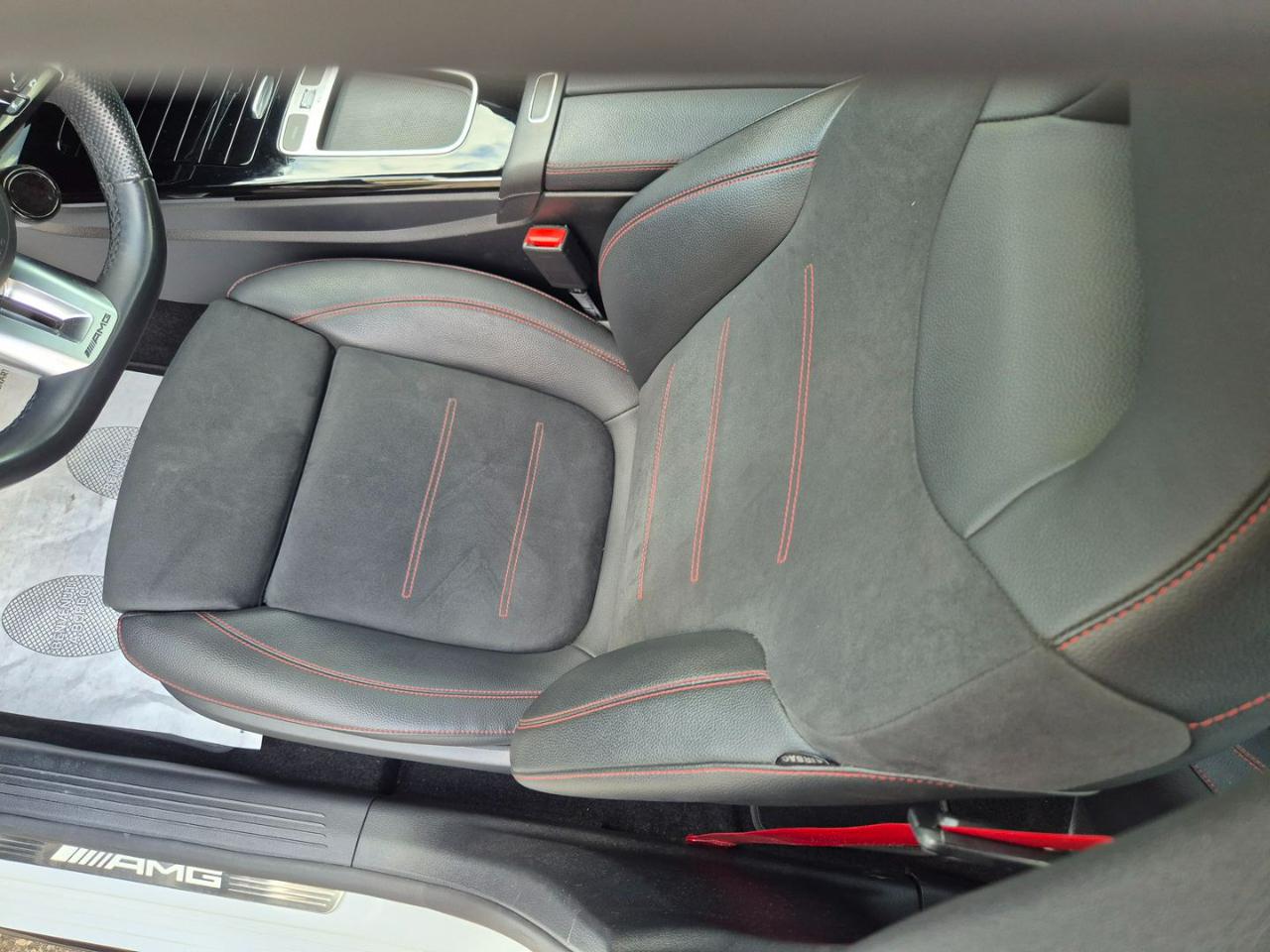 MERCEDES-BENZ A 35 AMG 4Matic Premium Plus - 12