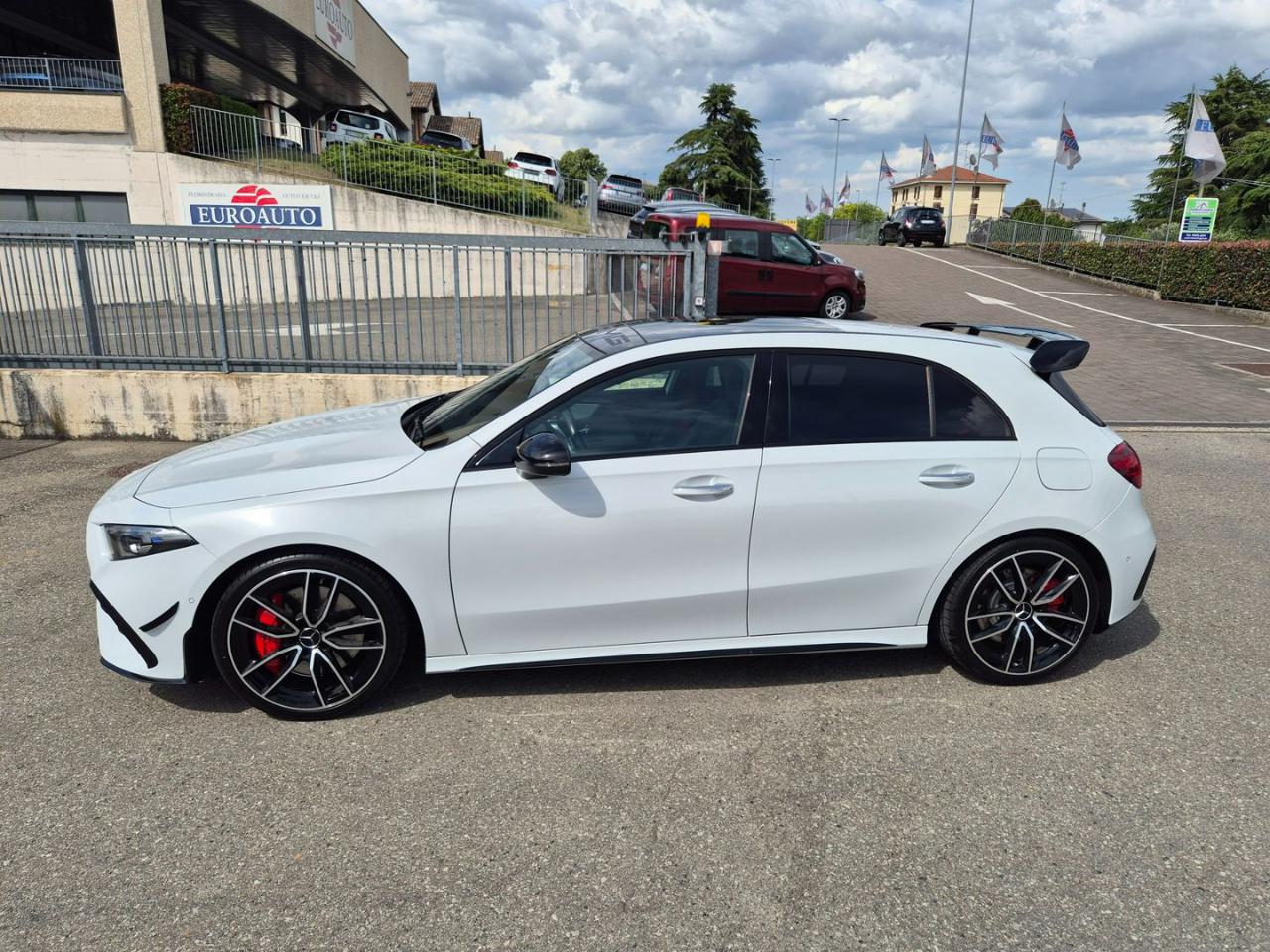 MERCEDES-BENZ A 35 AMG 4Matic Premium Plus - 3