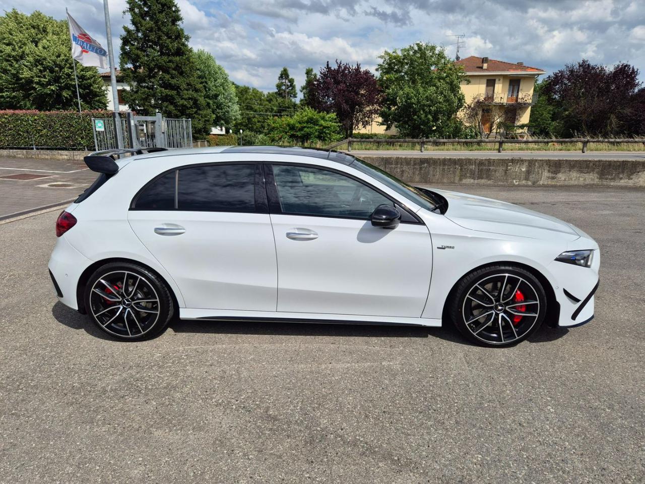 MERCEDES-BENZ A 35 AMG 4Matic Premium Plus - 6