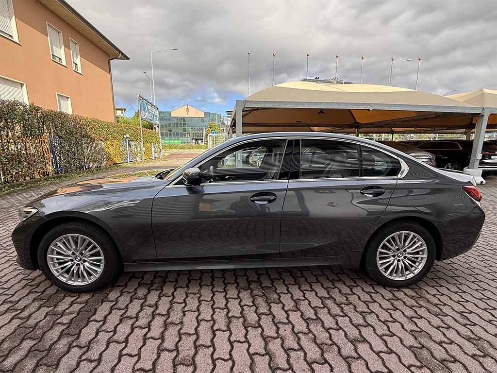 BMW 320 330 i xdrive Luxury BERLINA CILINDRATA 2.000 - 8