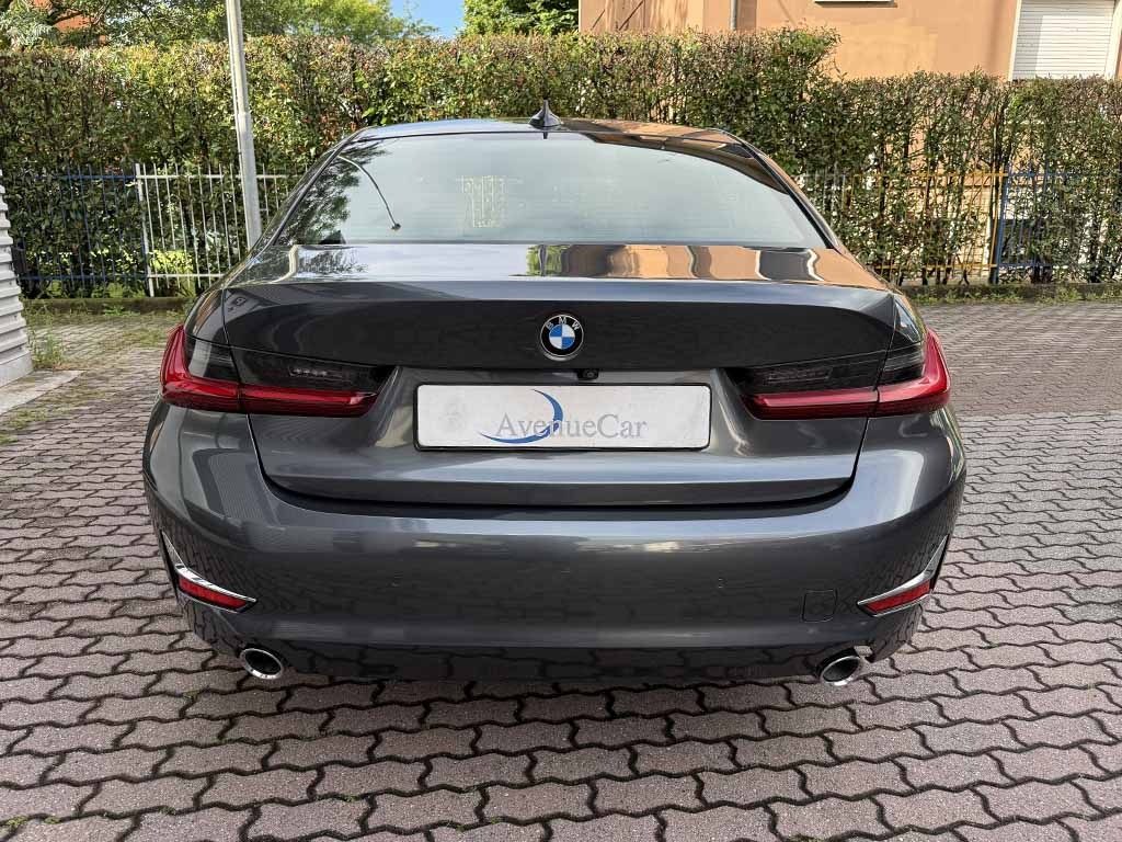 BMW 320 330 i xdrive Luxury BERLINA CILINDRATA 2.000 - 6