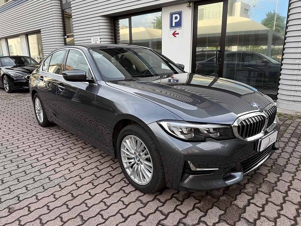 BMW 320 330 i xdrive Luxury BERLINA CILINDRATA 2.000 - 3