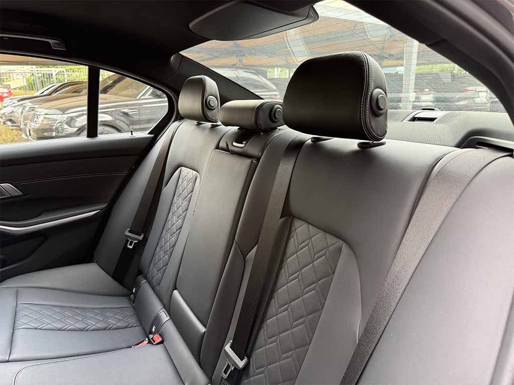 BMW 320 330 i xdrive Luxury BERLINA CILINDRATA 2.000 - 27