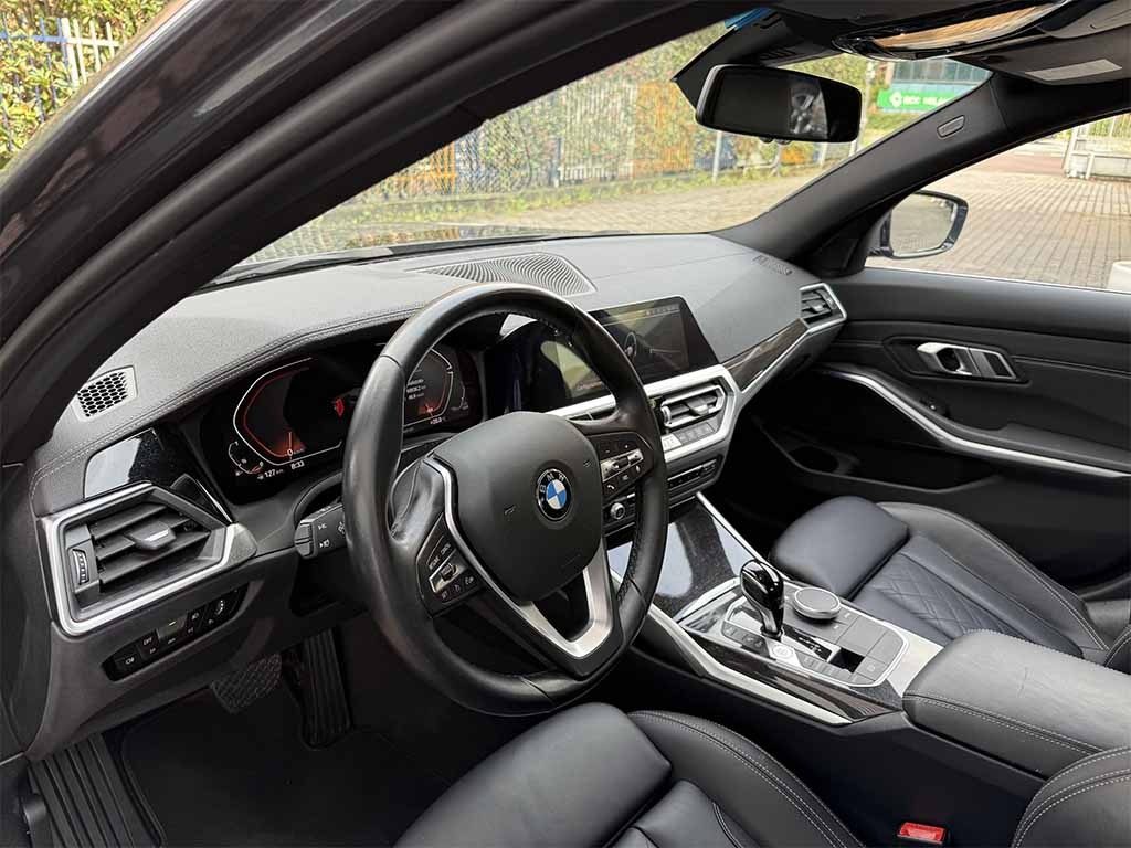 BMW 330 i xdrive Luxury BERLINA CILINDRATA 2.000 - 9